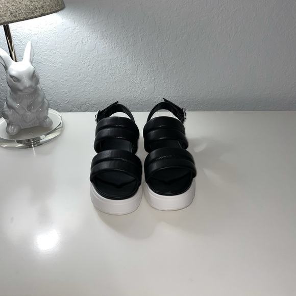 UGG Zayne Slingback black Sandals - Picture 2 of 5